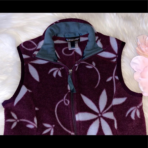 FLASH SALE‼️PATAGONIA Fleece Floral Print Vest - Picture 2 of 5